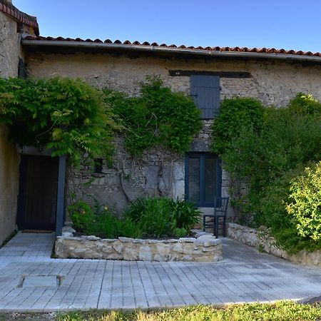 Chez Pique-Fesse Chambre D'Hote Saint-Martin-L'ars Exterior photo